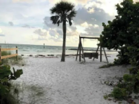 Coastal themed home near beach and airport Hotels in Oldsmar