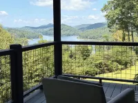 "The Nut House" Long Range Views & 5 Minutes to Cashiers Crossroads