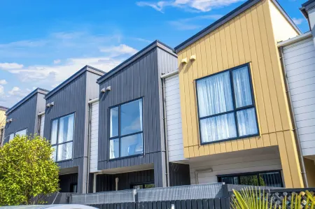 Brand New House by Botany - Parking Отели рядом с достопримечательностью «Колледж Маклинс»