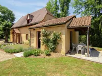 Cozy Cottage Retreat in Vezac Hotels in Vezac