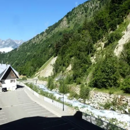 Apartment in Village Center Near Ski Bus Stop