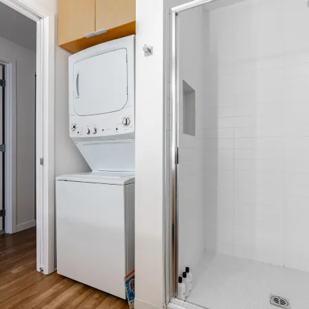 2BR | Pool, Gym, Rooftop | Bellevue | Sophari A