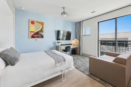 Sentral East Austin at 1630 E Sixth Отели рядом с достопримечательностью «Университет Техас в Остин»