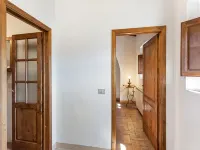 Elegant 2-Bedroom Holiday Home in Tuscan.