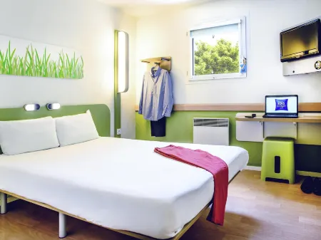 Ibis Budget Valenciennes Petite-Forêt Отели в г. Рувиньи