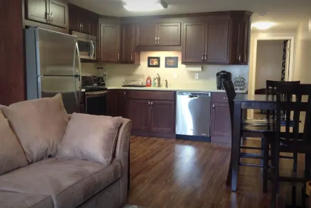 Downtown Nice Apartment with Parking