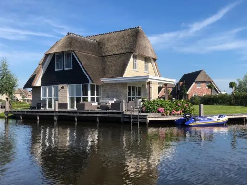 Villa in Friesland with Sauna and Jetty - Villas