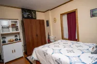 Lakeside Shady Rest Home Away from Home blocks from Rend Lake and I57/I64 Hotels in Jefferson County