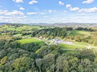 The Barn - 4 Bedroom - Tyn-Y-Coed Farm - Cardiff - جاكوزي