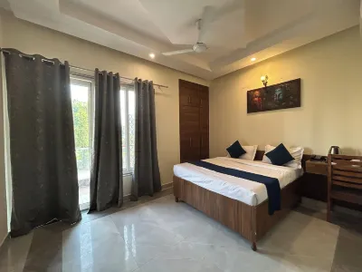 Hotel Future Inn and Banquet Hotels near PEACEFUL LIBRARY(NOIDA EXTENSION,NEAR GAUR CITY, CROSSING REPUBLIC, SHAHBERI PULIA, EK MURTI))