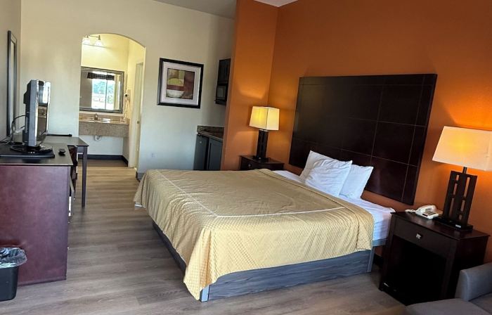 Executive Inn and Suites
