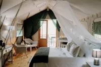 Chandelier Game Lodge