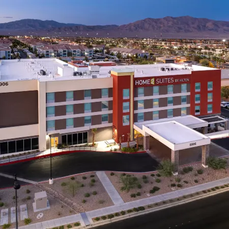 Home2 Suites by Hilton Las Vegas Northwest Отели рядом с достопримечательностью «Поле для диск-гольфа Mountain Crest Disc»