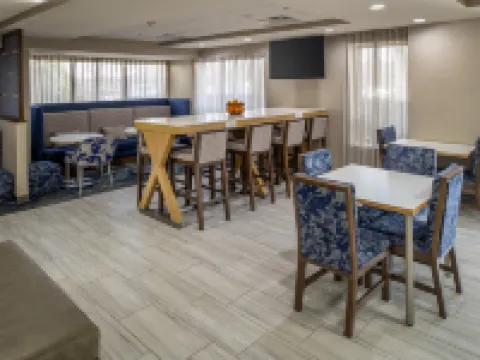 Hampton Inn Long Island/Commack Hotels in Commack