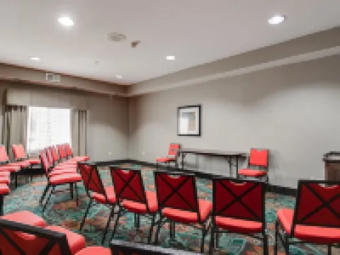 Holiday Inn Express & Suites ST. CLOUD by IHG Hotels in Saint Cloud