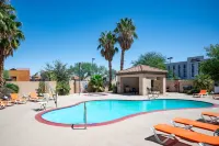 Holiday Inn Express & Suites Barstow-Outlet Center Hotels in Barstow