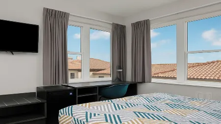 Motel 6 San Diego, CA - Downtown Отели рядом с достопримечательностью «Морской музей Сан-Диего»