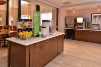 Hampton Inn & Suites Ann Arbor-West - sarapan