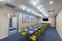 Holiday Inn Express & Suites PURCELL by IHG