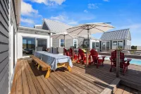 5 Bedroom Luxury Beach House at Cousins Seaside Cottage  in Sea View PEI