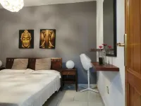 Hotel Malibu Park Hotels near Playa del Duque