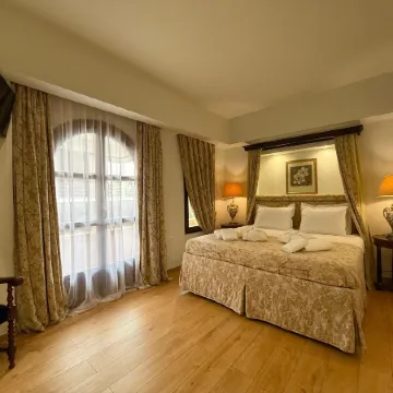 Le Convivial Luxury Suites & Spa