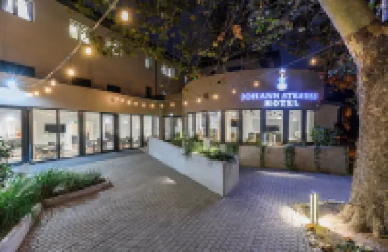 Johann Strauss Hotel Hotels near فلوريسكا بارك