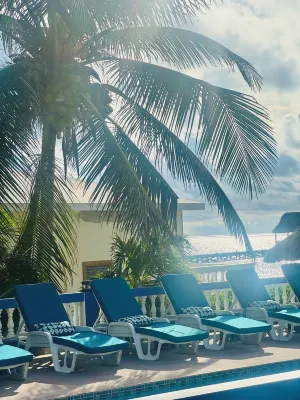 Seaside Palace in Paradise 4 Bedroom/3 Bath Luxury Home. Hotel a 