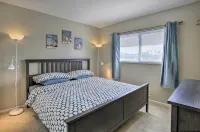 Walk to Beach and Dining Sunny St Pete Condo! - Lejligheder