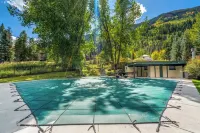 Awesome Location, Super Clean and Sunny Condo