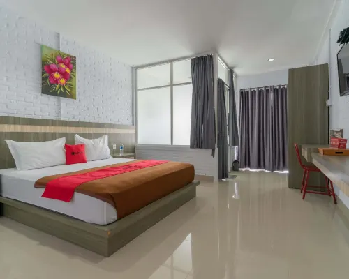 RedDoorz Plus @ Vantas Hotel Parbaba Hotels in Samosir Regency
