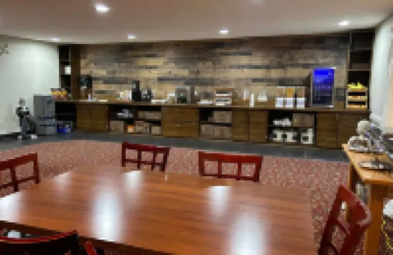 Travelodge by Wyndham Valleyview AB