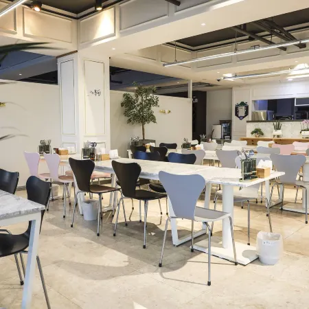 Gladsheim Hotel Отели рядом с достопримечательностью «Парк развлечений Seri World»