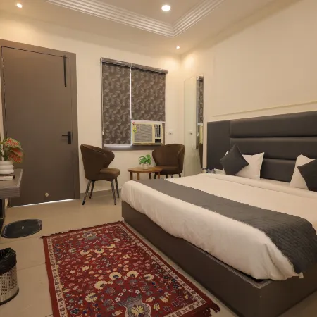 HOTEL CRESTA INN