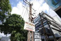 โรงแรม แคท