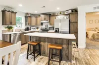 Screened Porch: Family-Friendly St Stephen Retreat - Homestays