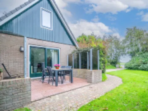 Tastefully and Modernly Furnished 5-person Bungalow Hotels in Texel