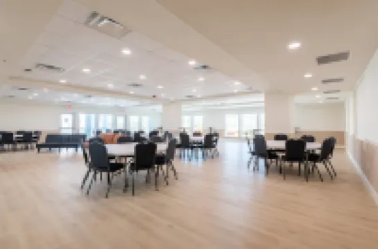 เดอะ เจ โรงแรม ดะนีดิน คลียร์วอเทอร์, แอน แอสเซนด์ คอลเลกชัน โรงแรม