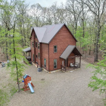 Hot Tub and Fire Pit Broken Bow Retreat!