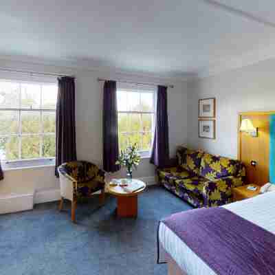 The Chequers Hotel Rooms