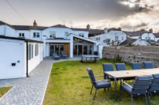 Number 1 Bossiney House