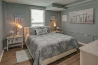Below Deck Beach House Walk to the Ocean! - Pools