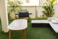 Family Home Private Garden and Jacuzzi - Bungalow