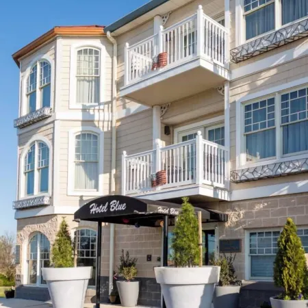 Hotel Blue