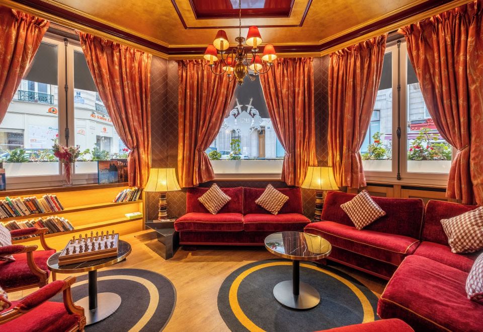 호텔 뒤 칼리지 드 프랑스 발코니 뷰