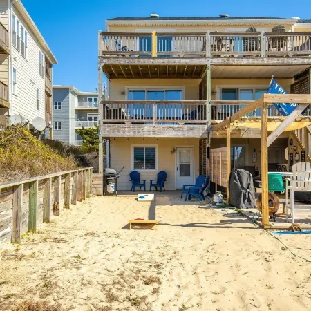 The Salty Pelican 2 Bedroom Townhouse by Redawning