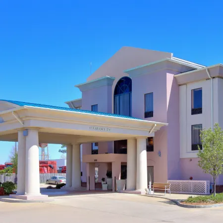 Holiday Inn Express & Suites CLEVELAND by IHG