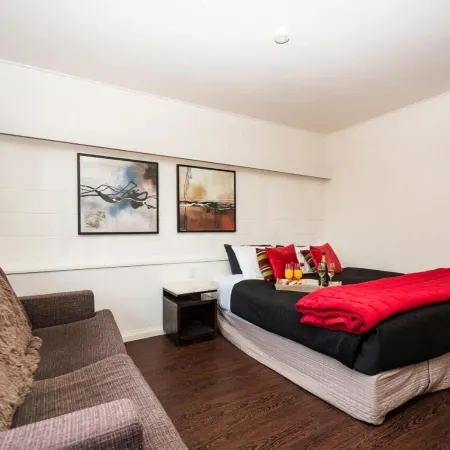 Motel Oasis Отели в г. Кингарой
