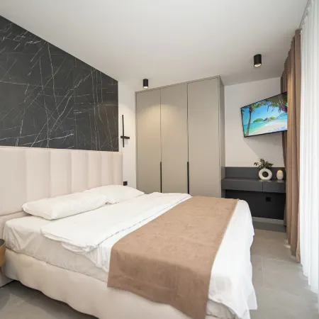 Break penthouse -three bedroom apartment