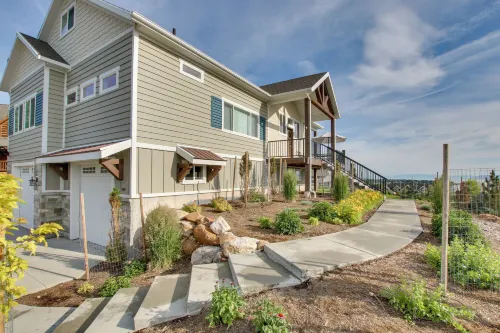 Garden City Gem Private Hot Tub and Game Room!